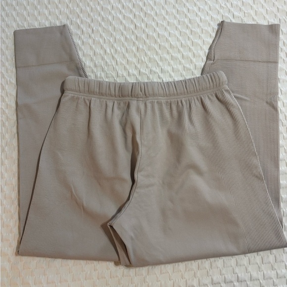 Gymshark Drawstring Jogger Ribbed Stretch Knit - Picture 2 of 3